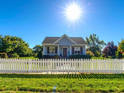 Grundstück einzäunen Vorschriften – Was Eigentümer wirklich wissen müssen
