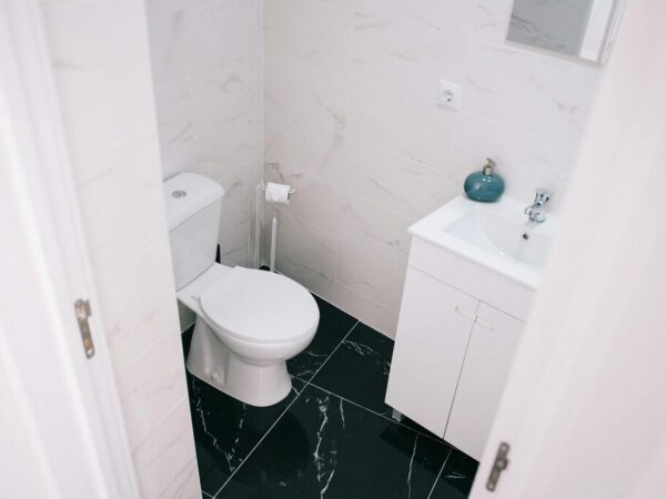 sehr kleines gäste wc gestalten